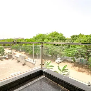 aroma-residency-gurgaon-near-unitech-cyber-park.top-gurgaonhotels.com/